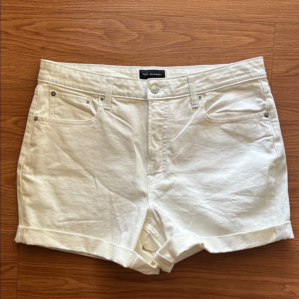 Chic White Women's Jean Shorts